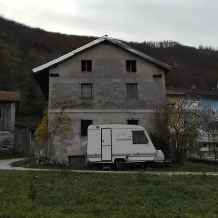 Hisa Lenart Apartman *